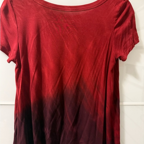 💸CLEARANCE 4 for $15💸 A&E Women's Red Ombre Soft & Sexy T - Picture 4 of 4
